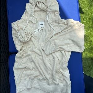 Aerie NWT size M hoodie, crème color